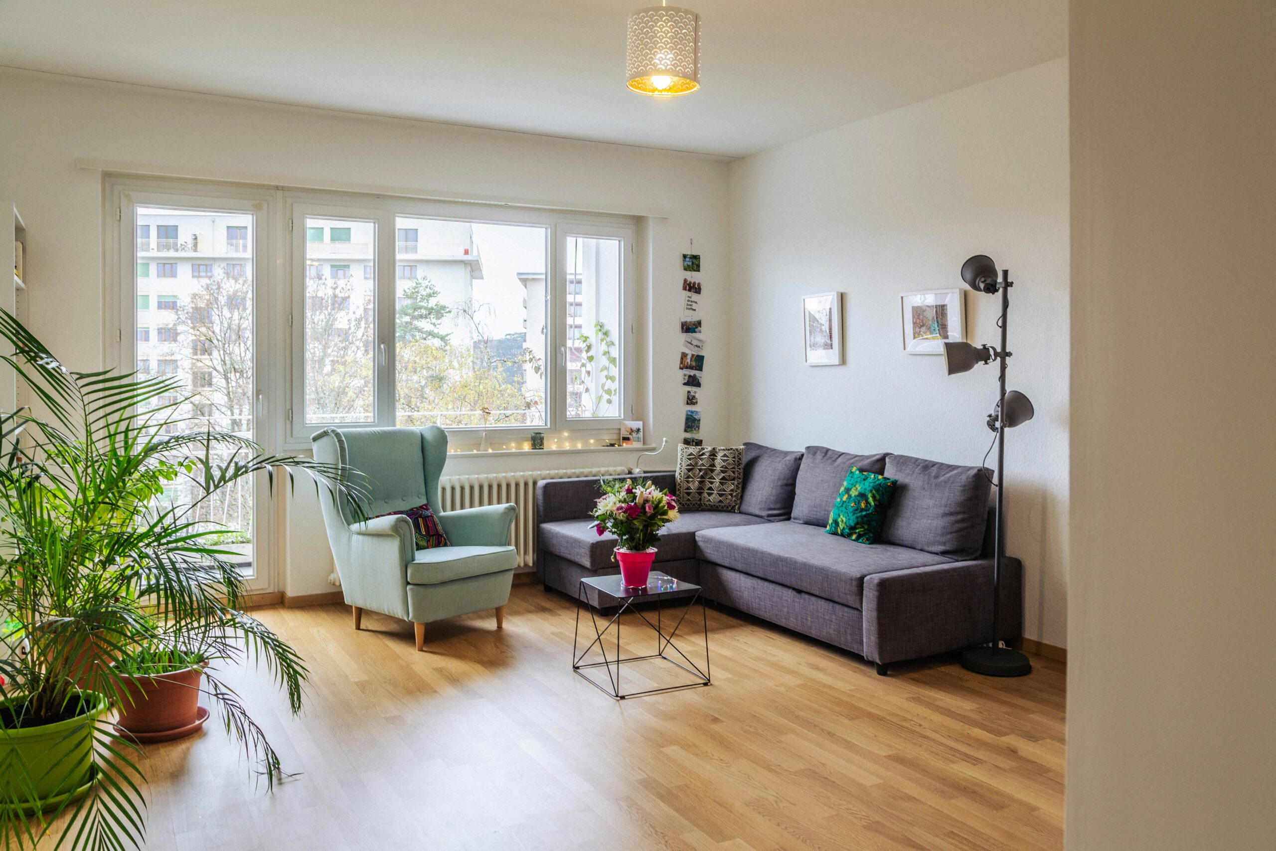 Save 40% Off Your Next Home... Flats are 40% cheaper to buy than houses the best value for 30 years Save 40% Off Your Next Home... Flats are 40% cheaper to buy than houses the best value for 30 years